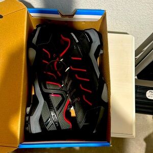 Brand new spin cycling shoes never worn
